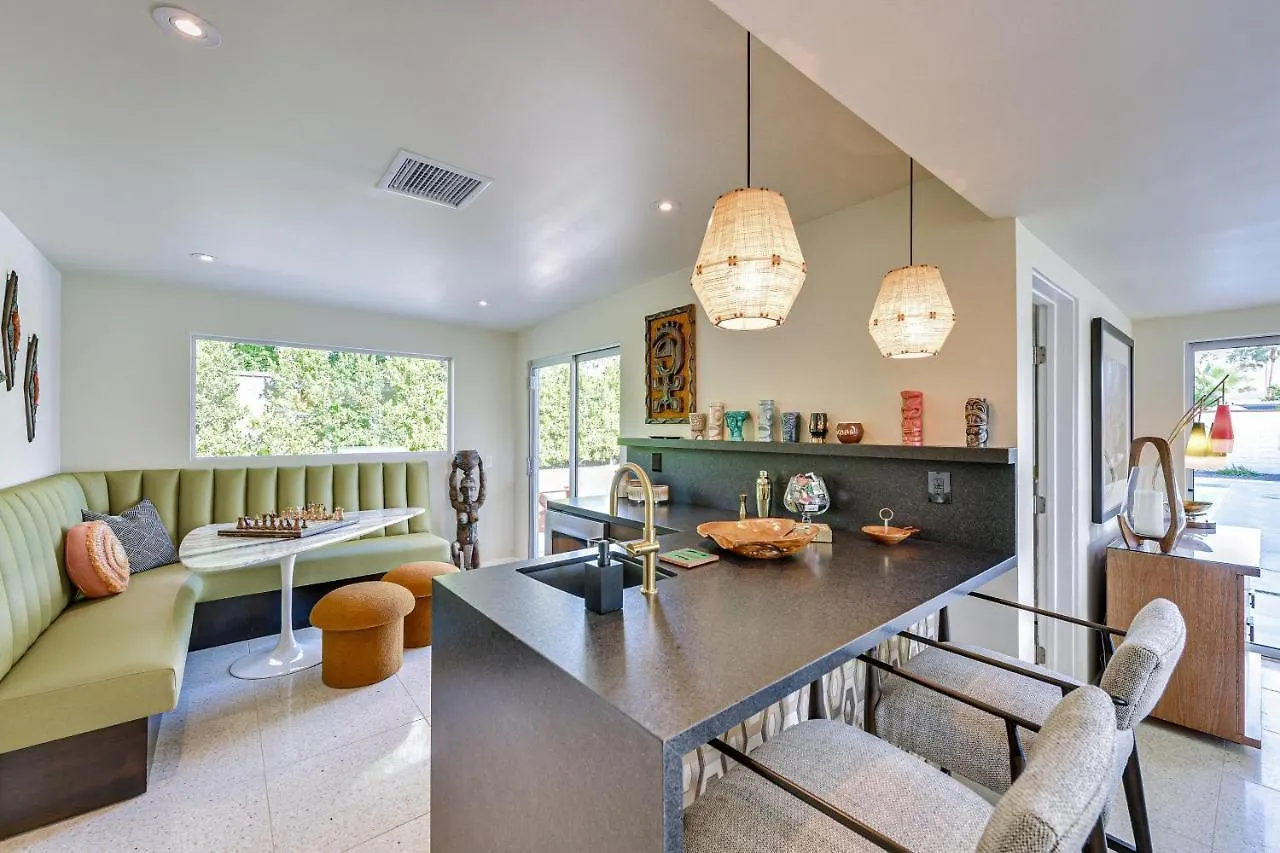 Luxe Palm Springs Home - 2 Mi To Downtown! 0*,  Amerikai Egyesült Államok